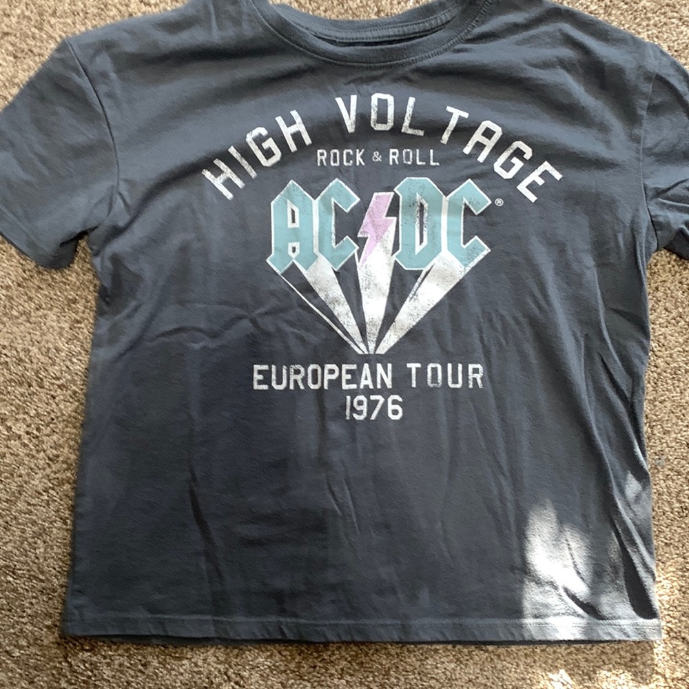 This is from target it’s a medium kids (7/8)